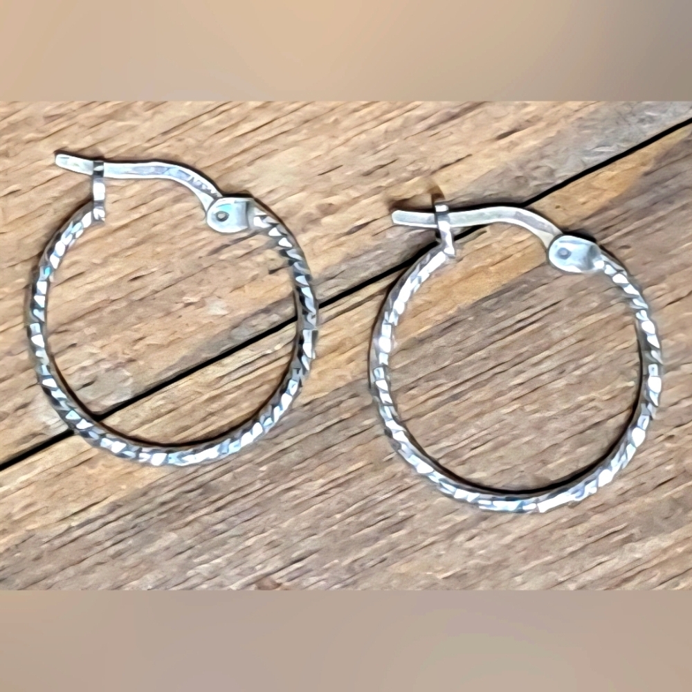 925 Sterling Silver Vermeil Twist Hoop Earrings - Picture 3 of 3
